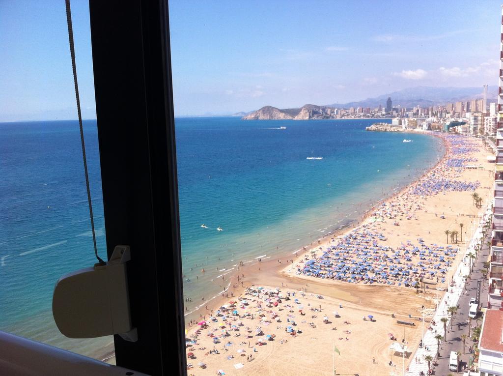 Apartamento Av Madrid 2H بينايدورم الغرفة الصورة